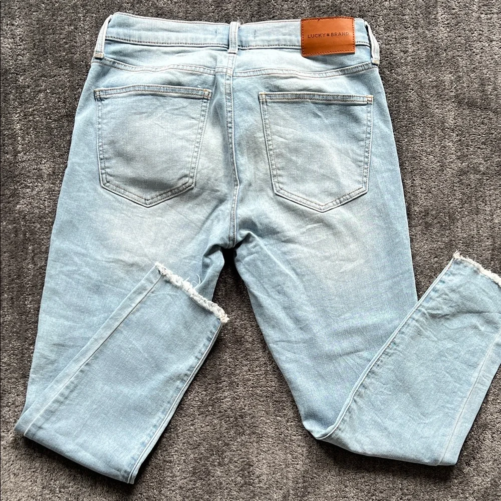 Lucky Brand Light Blue Denim Jeans Frayed Bottom - Picture 4 of 4